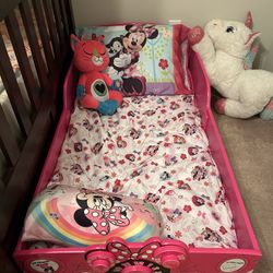 Toddler bed