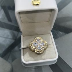 Moissanite Clover Halo Ring – Gold-Tone Luxury Statement Ring, Iced Out Shine