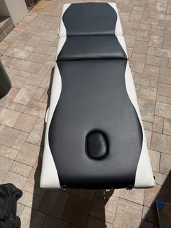 Massage table