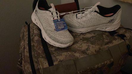 Women’s Skechers glide light size 7