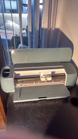 Cricut Maker 4 + Tools and Material