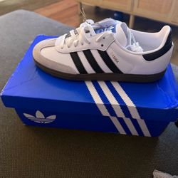 Samba OG ..4 1/2 kids 6 women