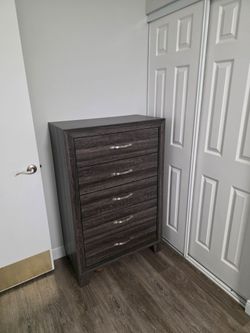 Queen Bedroom Set