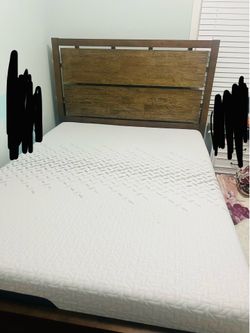 queen bed and mattress wood