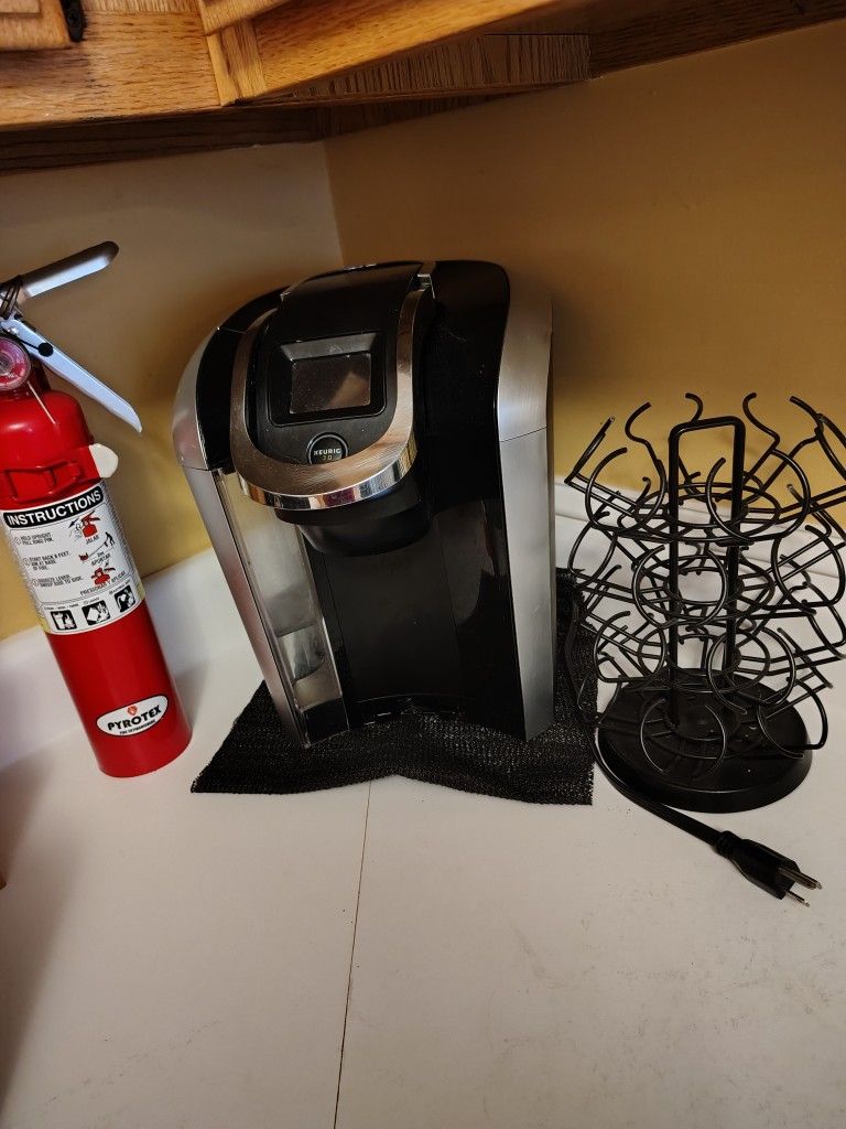 Kerri Coffee Machine With Pods Rack