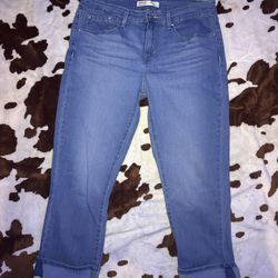 Levi’s capri pants 