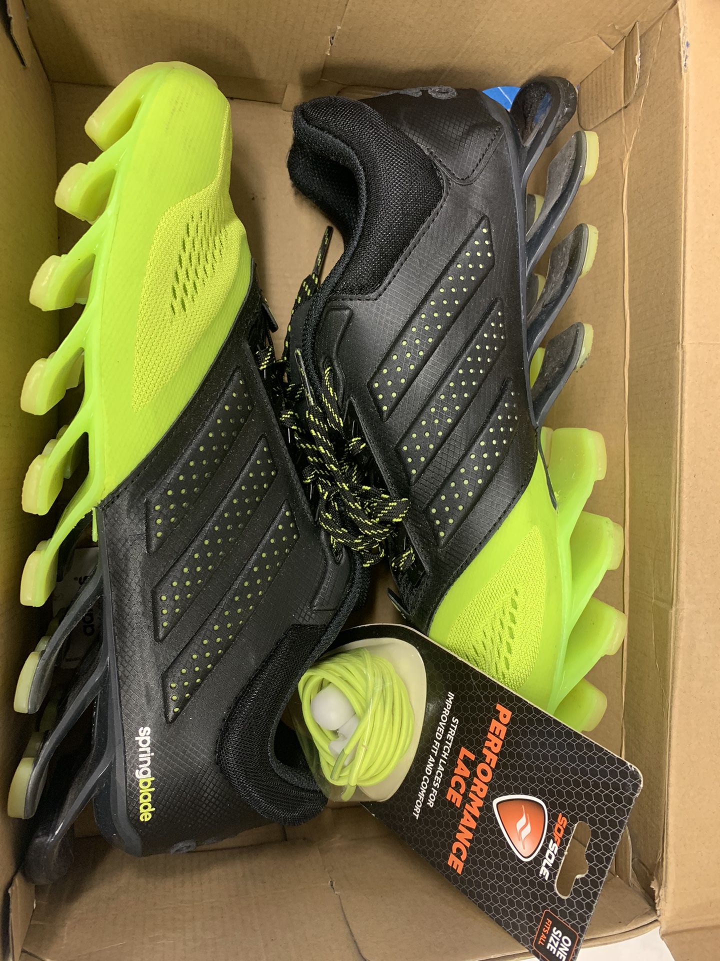 Inferir crisantemo péndulo Adidas Springblade Drive 2 Running Sneaker Shoes NEW for Sale in Pompano  Beach, FL - OfferUp