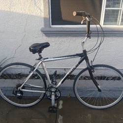 Men's 700c Trek 7000 Hybrid Bike 