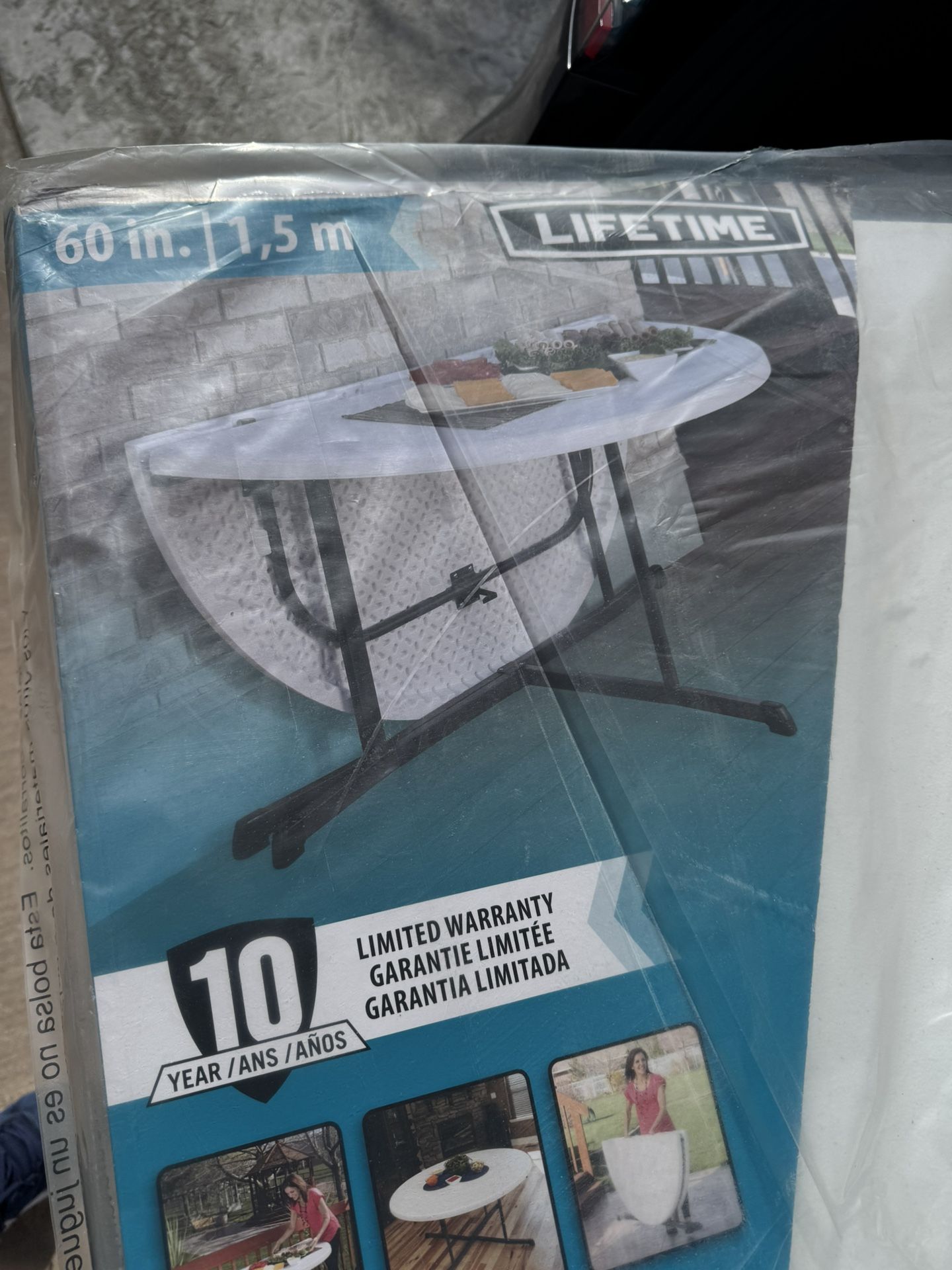 Round 5 ft Foldable Lifetime table