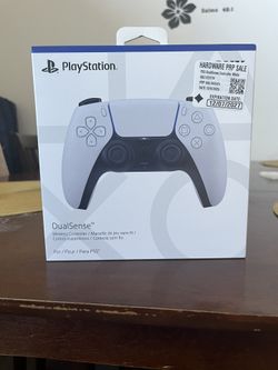 BRAND NEW ps5 controller / 1 year warranty