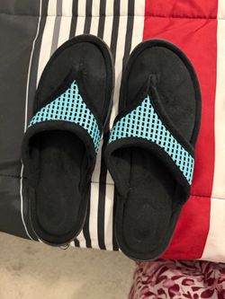 Women soft styles flip flops M8 size.