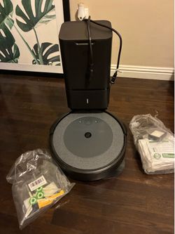 iRobot Roomba i3+ EVO (3550) Self-Emptying Robot Vacuum – Now Clean by Room with Smart Mapping, Empties Itself for Up to 60 Days, Works with Alexa, Id