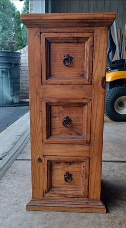 Solid Wood Accent Table / Small Drawers