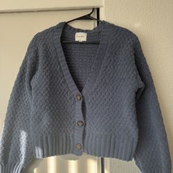 Suéter pequeño size M  En perfectas condiciones 