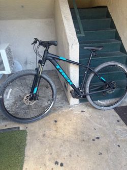 Trek Mountain Bike Black and Blue