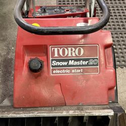 Toro snow master 20 inch 31506 Starts &  Runs Fine.  But Needs Some Cosmetic Love
