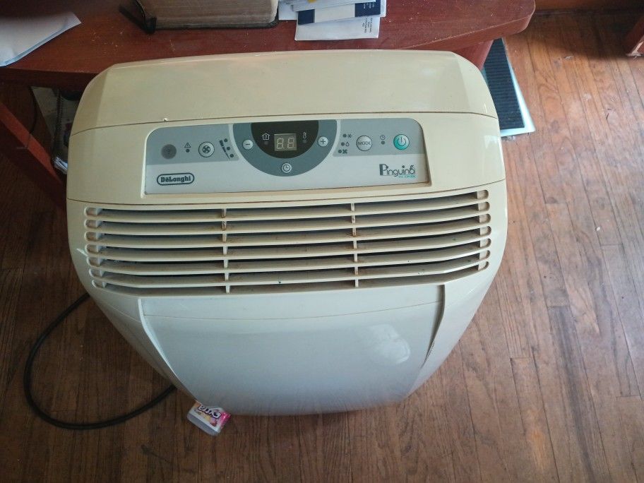 DeLonghi Portable Air Conditioner 12,000 BTU