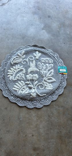 Pioneer woman 24in bath rug