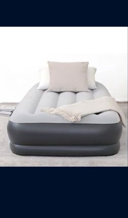Sleeplux Inflatable Air Mattress Twin with Built-in Pump, Pillow, and USB Charger.
Weight Capacity 330 lbs,
Dimensions:  L 75" x W 38"x H 15"
Brand Ne