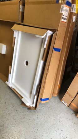 DreamLine SlimLine 48 in.x 32 in. Single Threshold Alcove Shower Pan Base in White with Center Drain