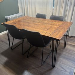 Kitchen Table And 4 Chairs