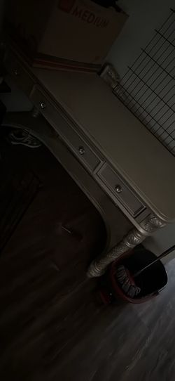 Vinyl Desk with Mirror