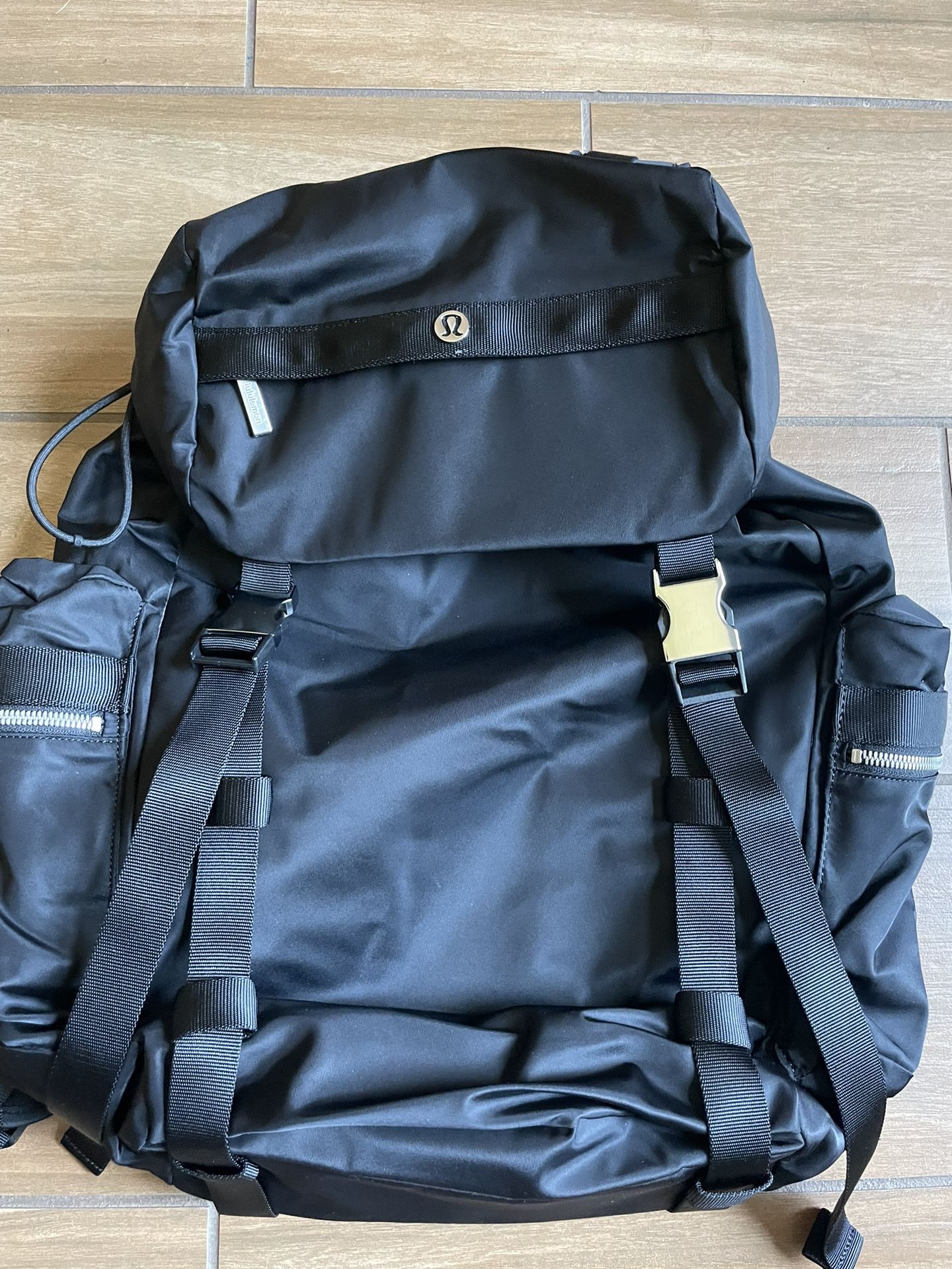 Lulumelon Black Back Pack NEW