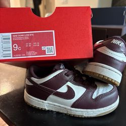 Nike Low Top Sneakers