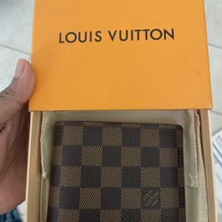 Louis Vuitton damier Wallet 