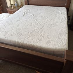 10 In Queen Size Memory Foam Mattress with Box Spring