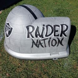 Raider Nation Dog Igloo