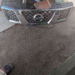 2005 Nissan. Pathfinder  OEM Grill 