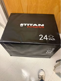 Titan jump box barely used