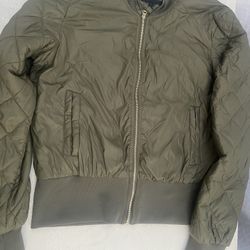 Inso Collection Woman’s Army Green quilted bomber jacket #bomberjacket