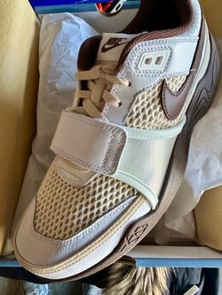9.5 Travis Scott Nike Field Jaxx