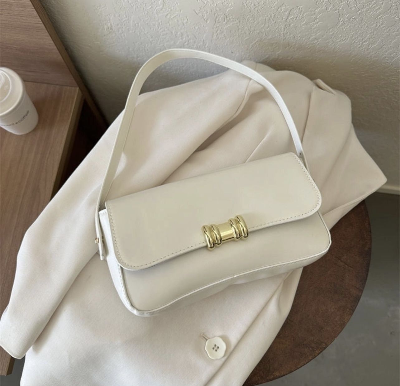 Women's Medium Pu Leather Solid Color Vintage Style Classic Style Square Flip Cover Square Bag Black Red White