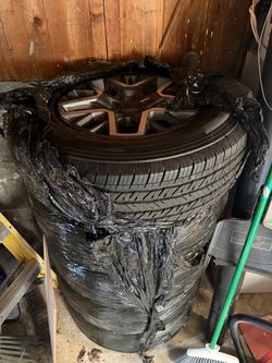 2024 Jeep Wrangler Sahara OEM 18” Wheels & Tires — Set of 5 - 23 miles use!!