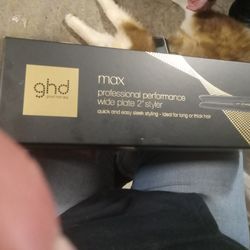 GHD (GOOD HAIR DAY) Straightener 