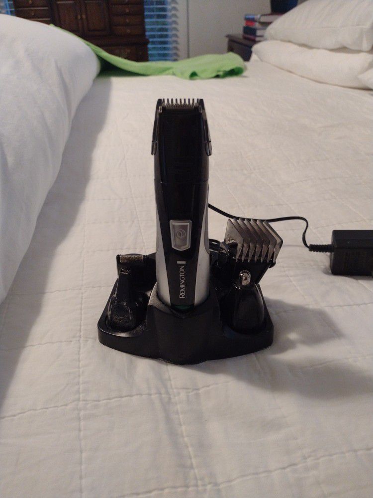 Remington Rechargeable Shaver Trimmer With Five Attachments