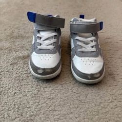 Toddler gray and white sneakers Size 9c