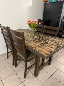 Kitchen Table NEED GONE ASAP