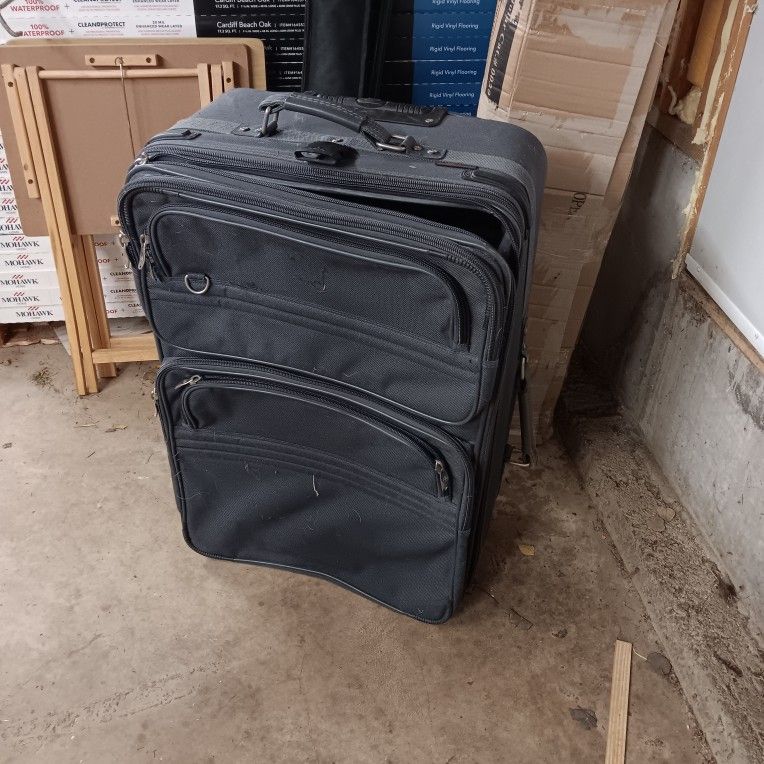 Large Travel Bag (Fair Condition)