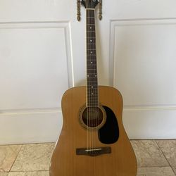 Mitchell Guitar 