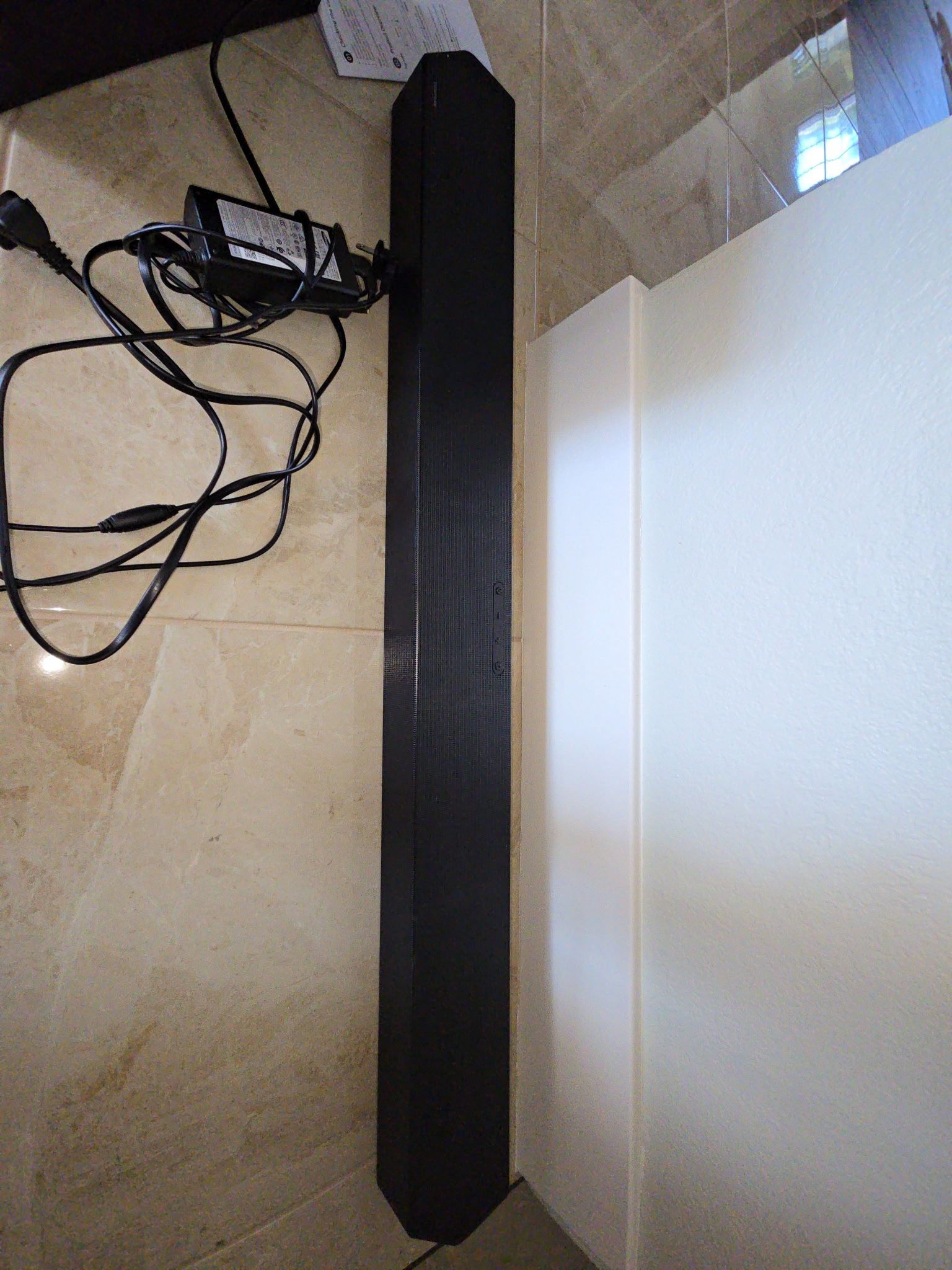 HW-Q600B Sound Bar