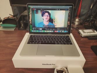 Apple MacBook Pro Laptop, Touchbar, 19