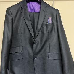 MENS 3 Piece Suit! 