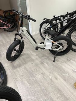 Brand New In Box Sizzlebk S200 20" X 4" Fat Tire Foldable Commuter electric bicycle