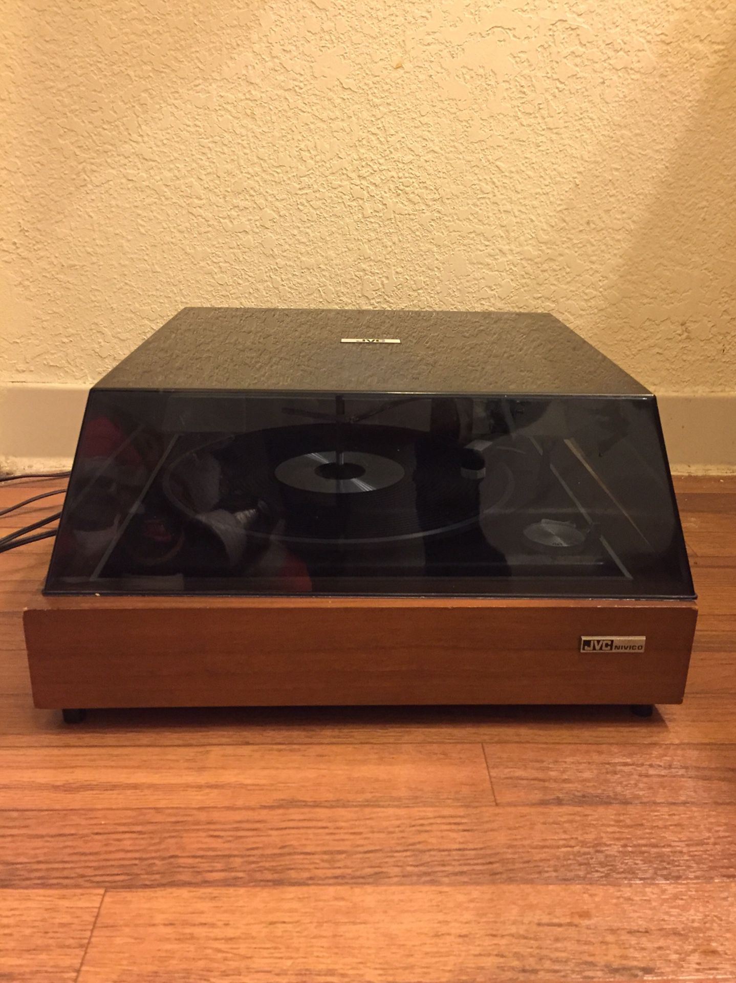 JVC Vintage Vinyl Turntable NIVICO Model SRC-700U Stereo Record Changer