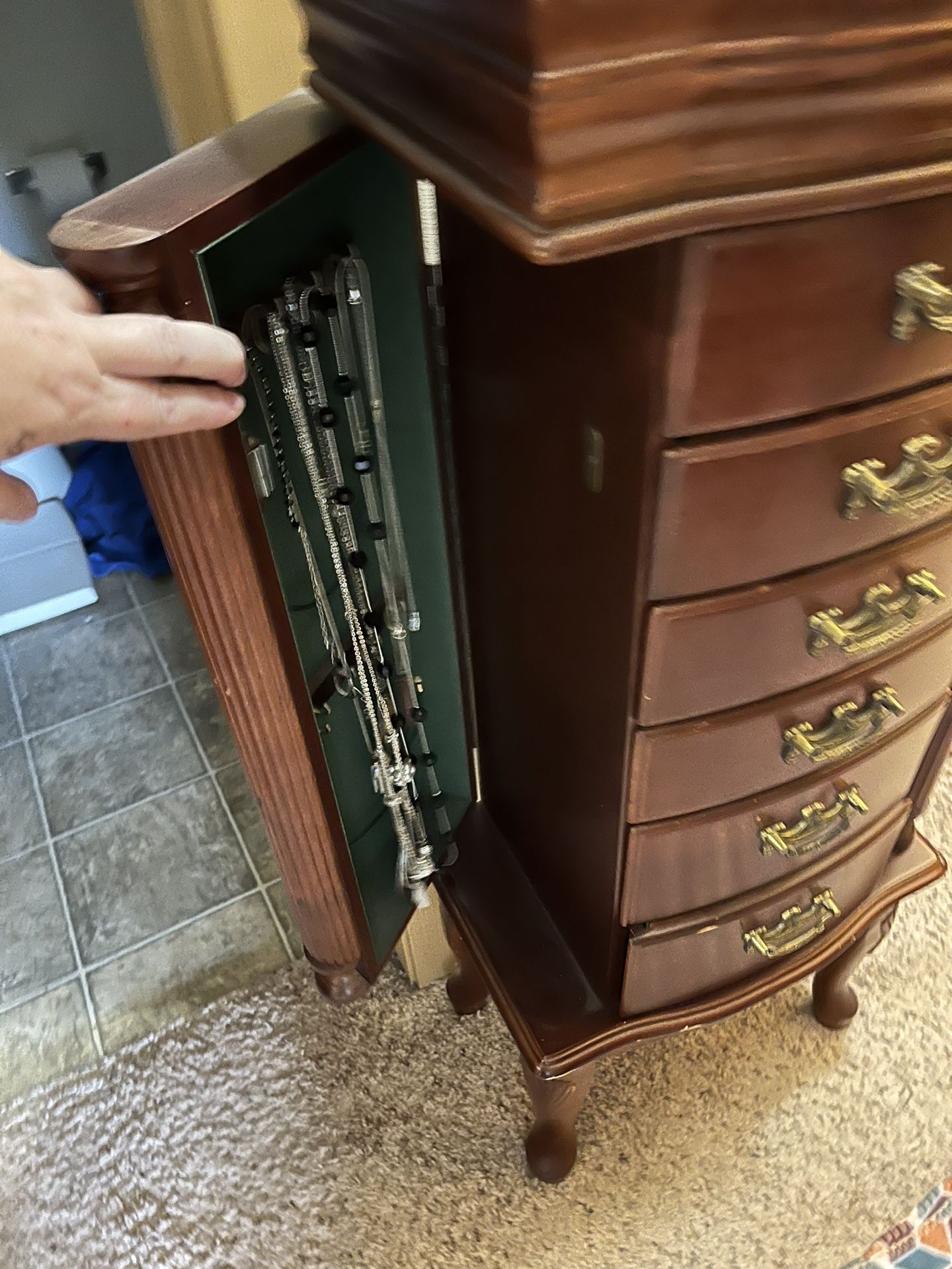 Jewelry Armoire for Sale in Yelm, WA - OfferUp