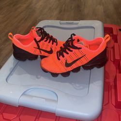 Nike Vapor Max Crimson Orange 6.5Y